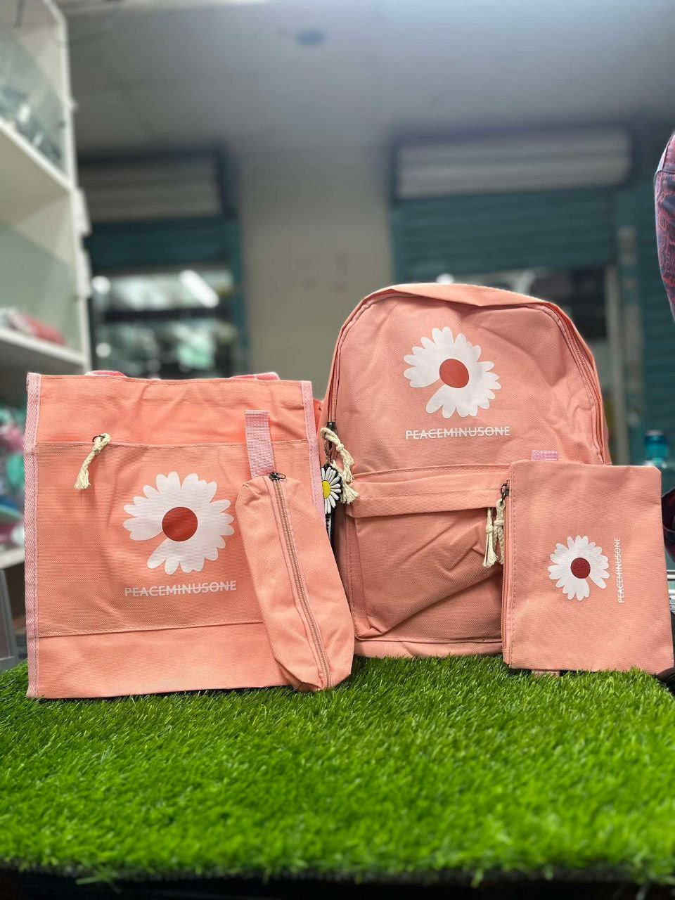 Weysfor 4Pcs/Set Women School Backpacks Schoolbag Daisy (bag)